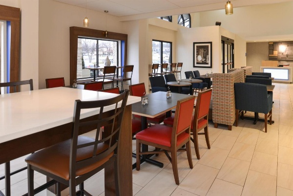 Holiday Inn Express & Suites RALEIGH NE - MEDICAL CTR AREA image 2