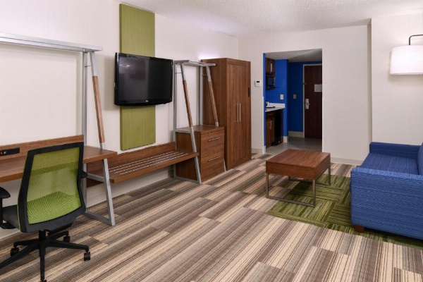 Holiday Inn Express & Suites RALEIGH NE - MEDICAL CTR AREA image 25