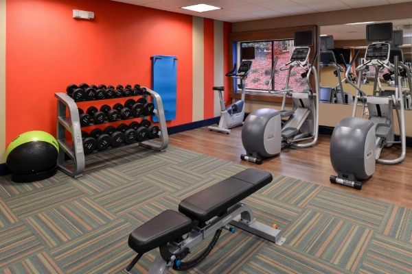 Holiday Inn Express & Suites RALEIGH NE - MEDICAL CTR AREA image 9